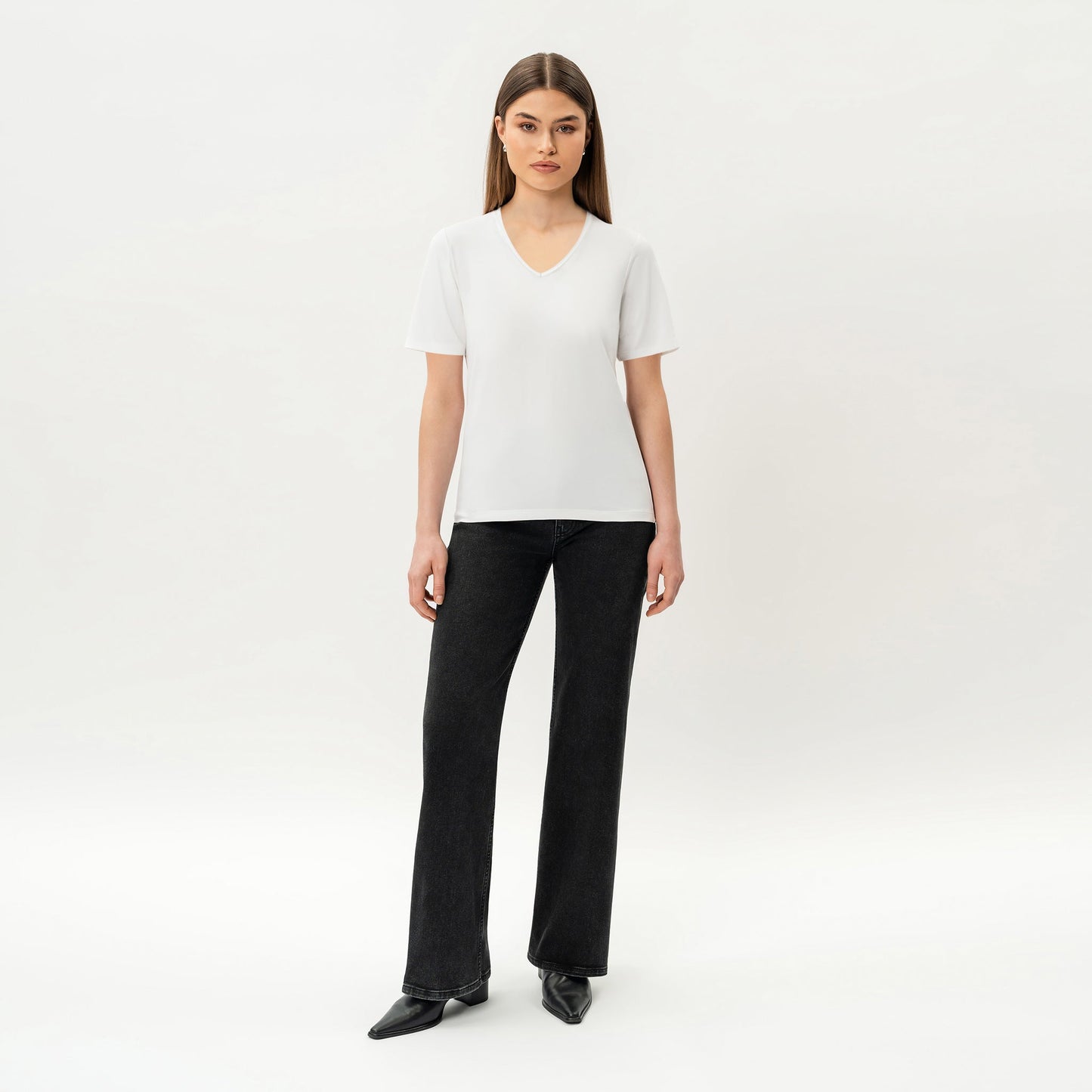 Fitted V-neck Pima T-shirt