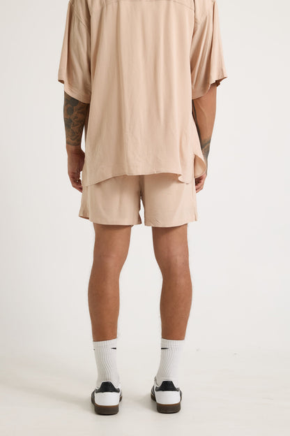 Alaric Short Sand