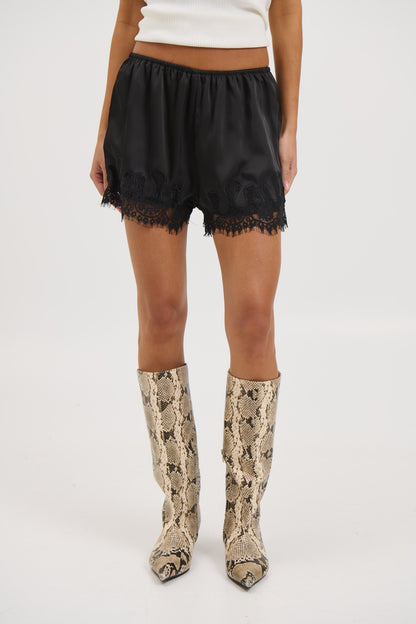 Jacky Lace Short Black