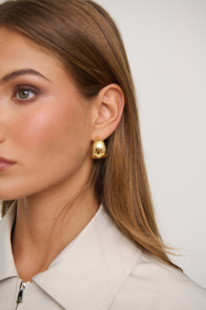 Dome Huggie Earring Gold