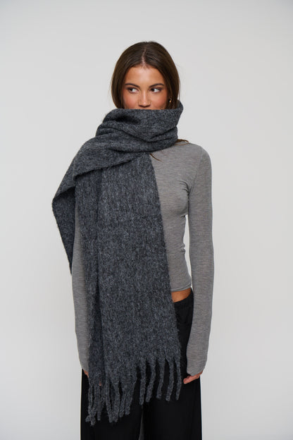 Ilaria Fluffy Scarf Charcoal