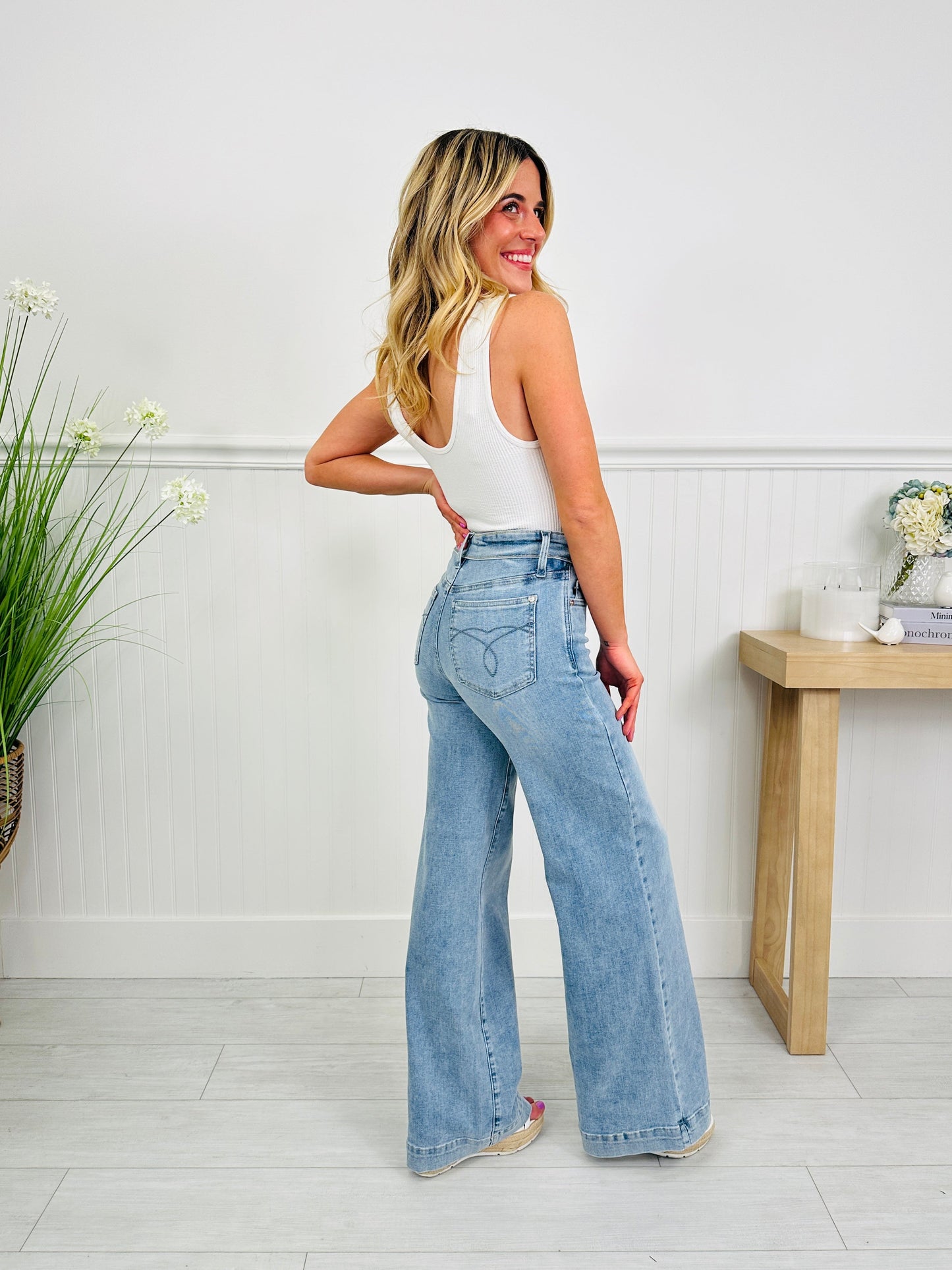 Judy Blue Right on Trend Retro Wide Leg Jeans