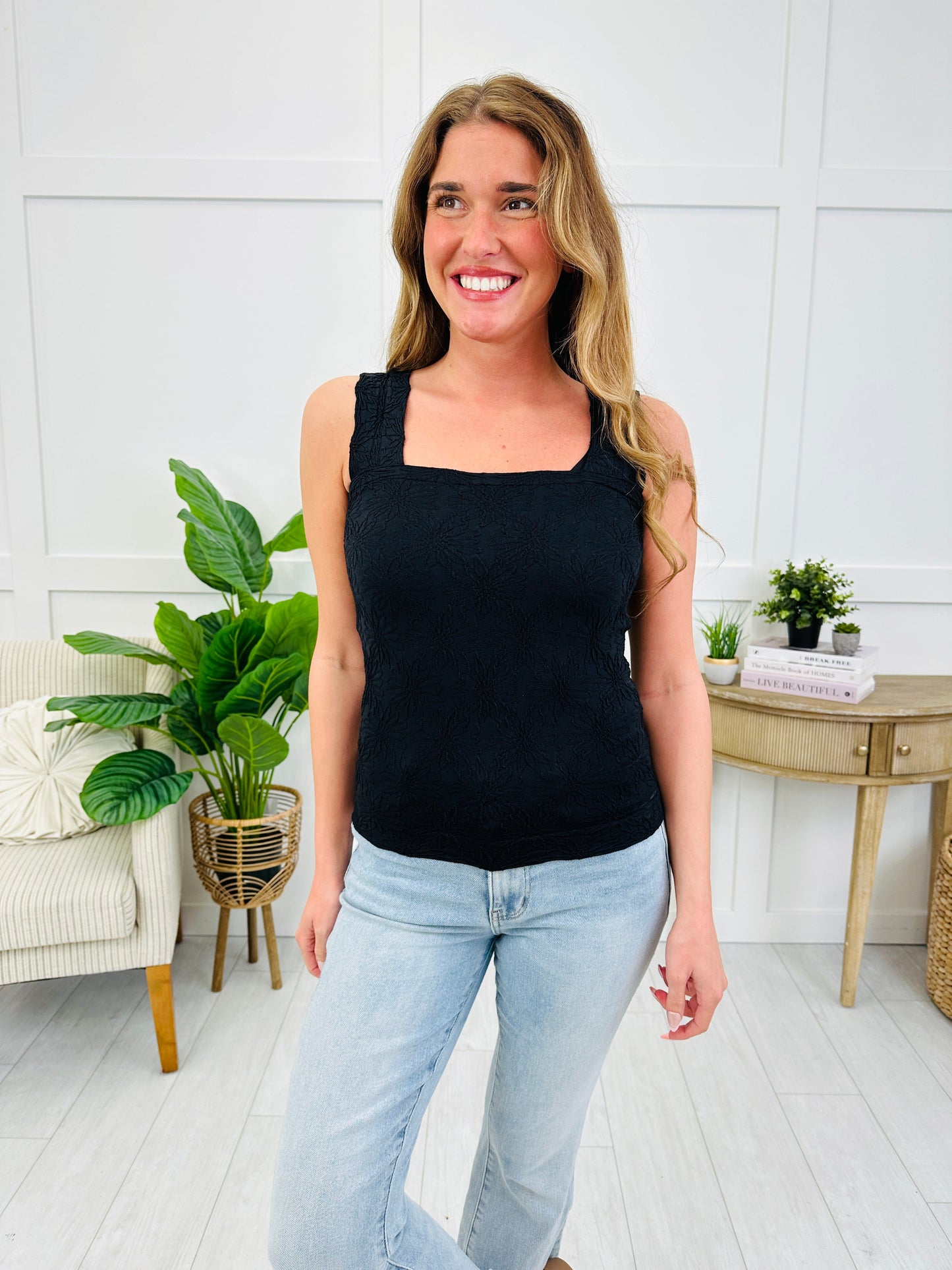 Petal Charm Tank In Black