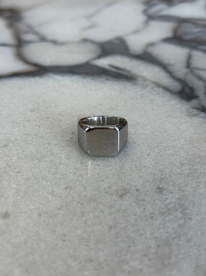 Bold Signet Ring Silver
